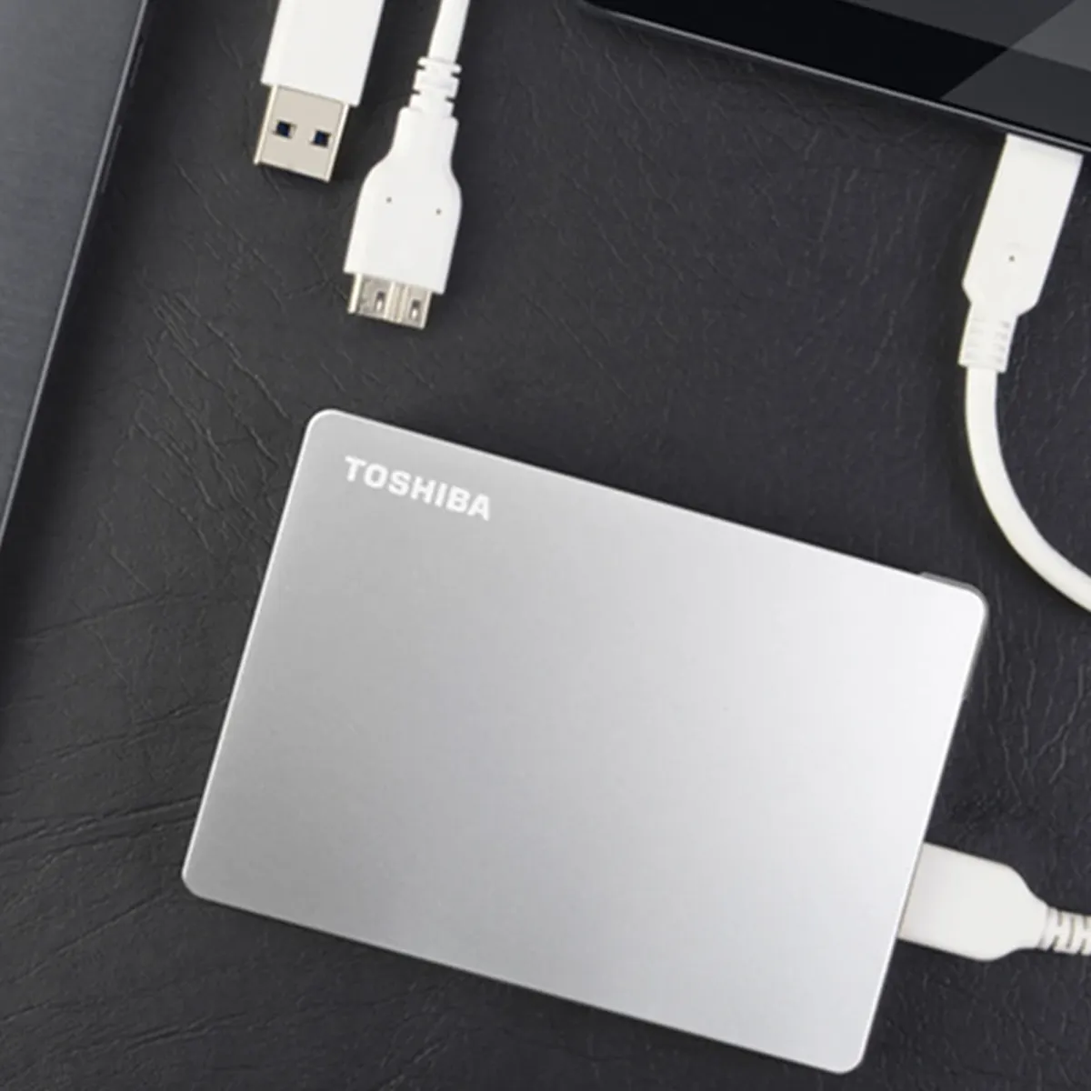 هارد اکسترنال قابل حمل برند توشیبا مدل Canvio Flex با ظرفیت 2 ترابایت
